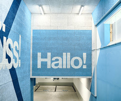 Garagenmalerei "Hallo"