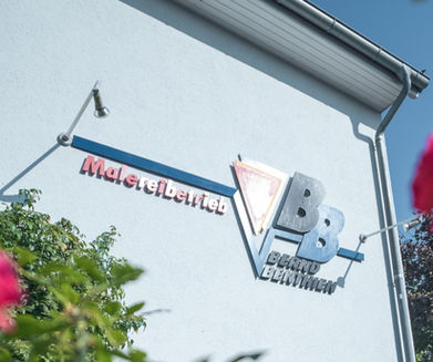 Benthien Logo an der Wand