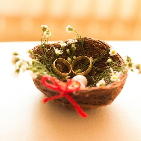 How Can I Create the Perfect Valentine’s Day Basket?