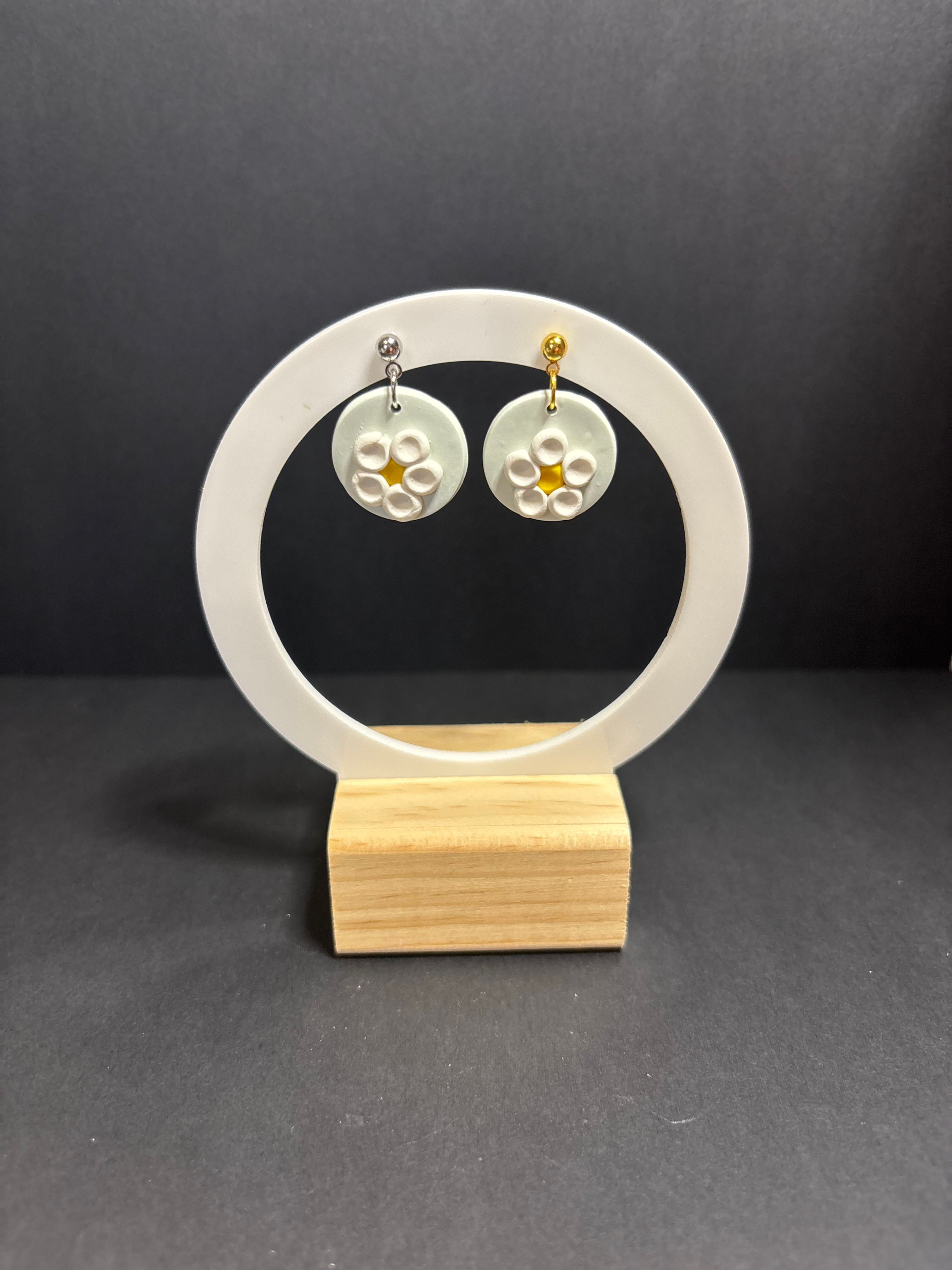dot daisy clay earrings