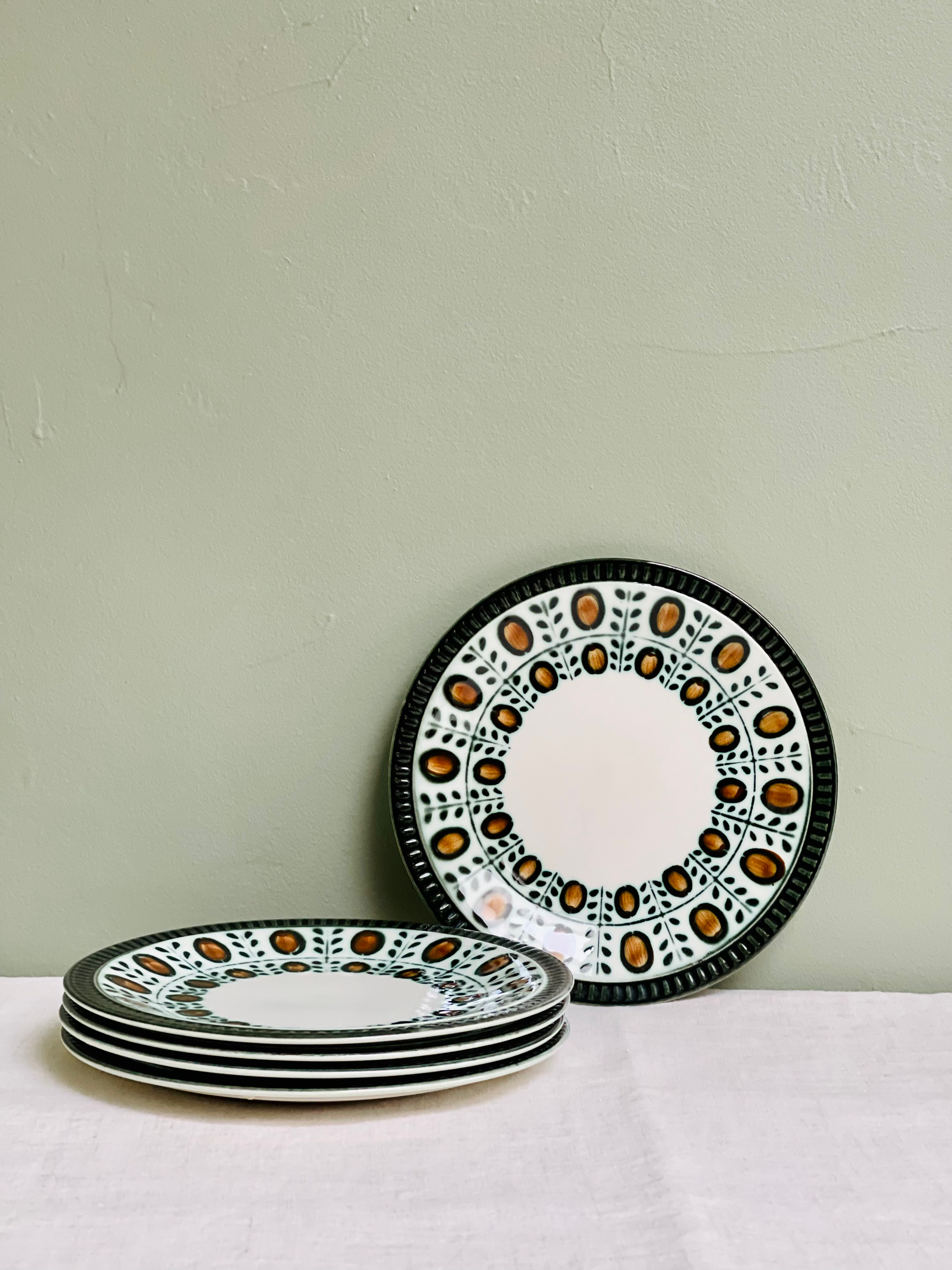 5 assiettes à dessert Nélia