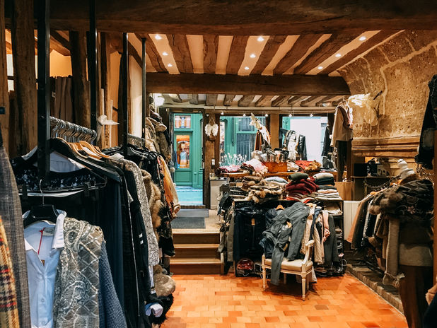 Rénovation électrique à Honfleur d'un magasin de vêtement.