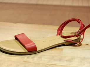 サンダル バックル式 → ホック式に