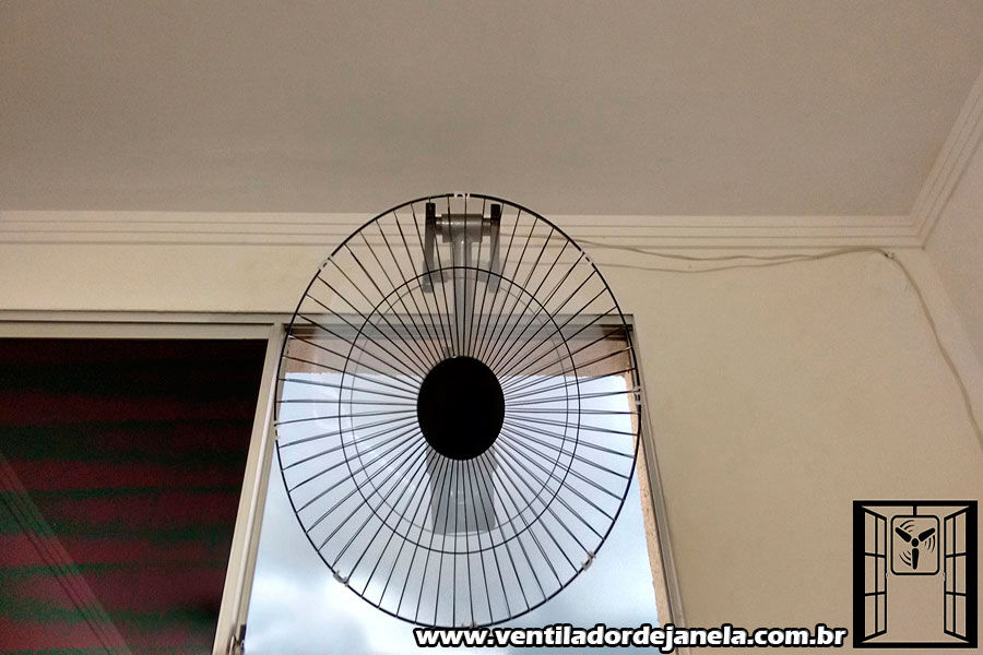 refrescar o quarto com suporte para ventilador de janela