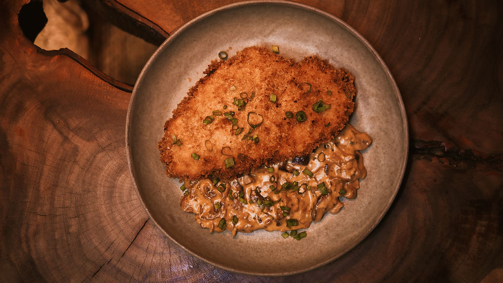 Prato Brunch Frango Crocante com cogumelos molho bechamel