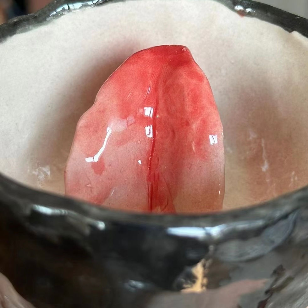 縮圖：舌吻杯