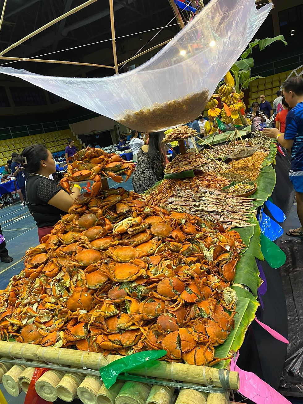 Seafood Overload at Villareal Stadium Roxas City Capiz. Photo credit: Angkool Dave Nyoo.
