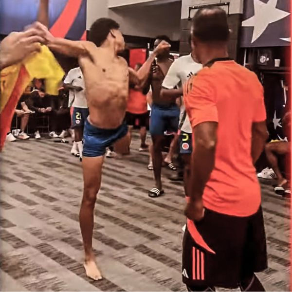 Captura del video de la Selección Colombia bailando en el camerino