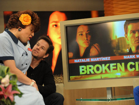 Mark Walberg, Jason Statham, and Michael Pena Promote Their films on Despierta America