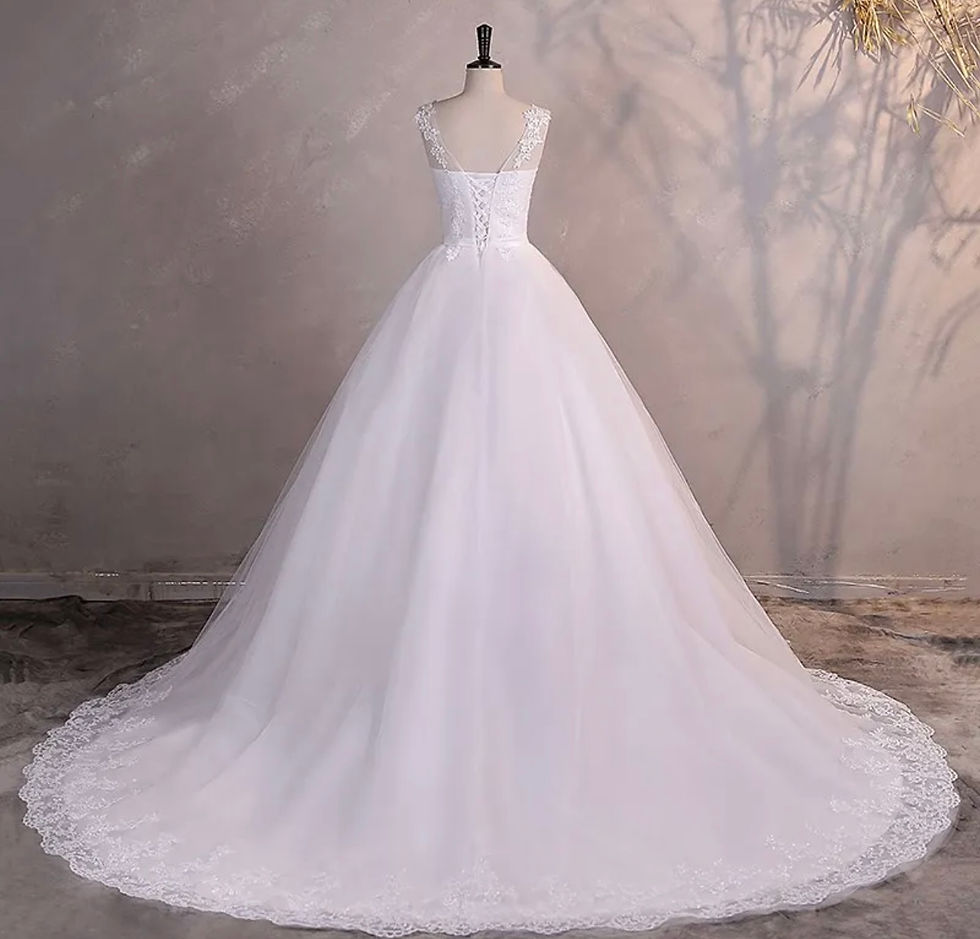 Thumbnail: Sleeveless lace bridal gown