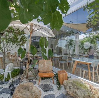 ค่าเฟ่ IN BOX | รูปปั้นสัตว์ 'กวาง' สไตล์โมเดิร์นโพลีกอน IN BOX CAFE' | Animal statues & sculptures 'Dee' with modern polygon