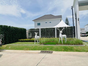 โครงการหมู่บ้าน สิวารมณ์ เนเจอร์พลัส 2 | รูปปั้นกวางสไตล์โมเดิร์นโพลีกอน