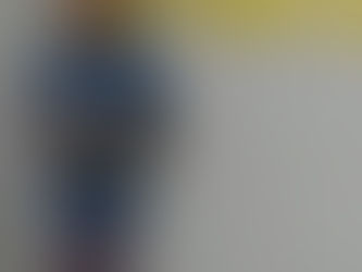 Aluno Rafael do Grupo 4 ensinando formas geométricas