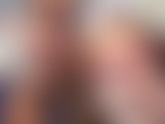 Aluna Yasmin do 1° Ano A, professora Elizete Rios, cantando com a mamãe