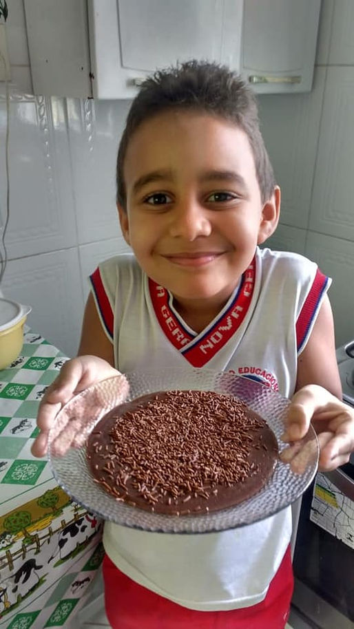 Huuuuummm! Que delícia! Alunos do 2° Ano fazendo BRIGADEIRO!