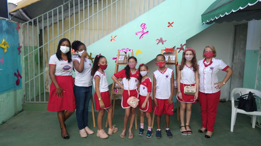 Entrega dos brinquedos arrecadados no Drive Thru da Alegria e Solidariedade