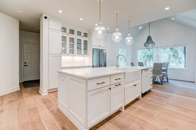 Sleek white kitchen in Venice, FL 