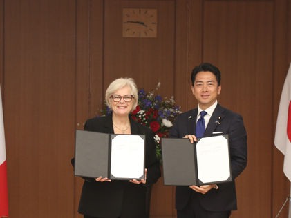 日仏防衛相会談、防衛分野で連携強化、ロードマップに署名