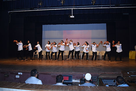 Students of Nisaa Teacher Training perofrming on stage at Vishnudas Bhave Auditorium, Vashi, Navi Mumbai.