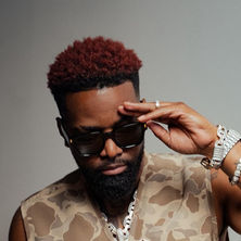 Konshens Drops ‘Pool Party 2.0,’ Revives Beenie Man Classic “Old Dog”