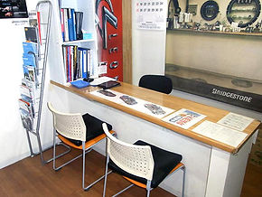 岡崎店商談コーナー