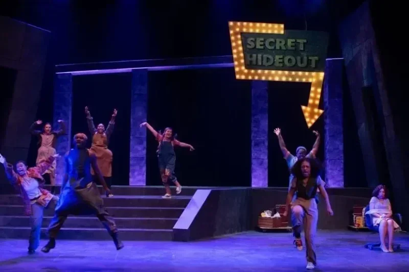 Urinetown scenic design