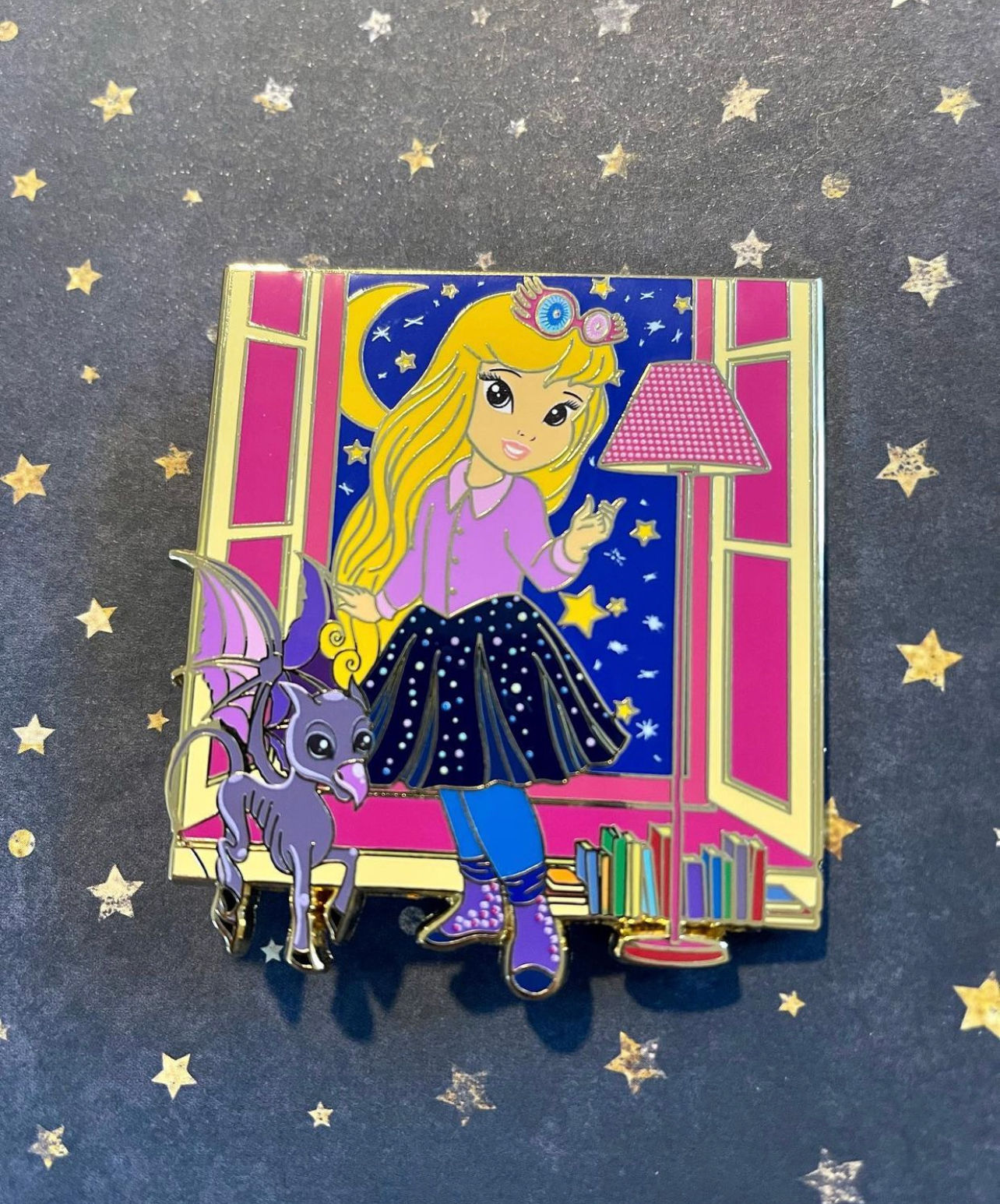 Mischievous Munchkins Luna