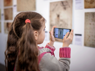 Transformasi Pembelajaran di Sekolah dengan Teknologi Augmented Reality (AR)
