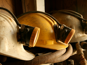 Memanfaatkan Teknologi Virtual Reality (VR) untuk Pelatihan Keselamatan di Industri Pertambangan