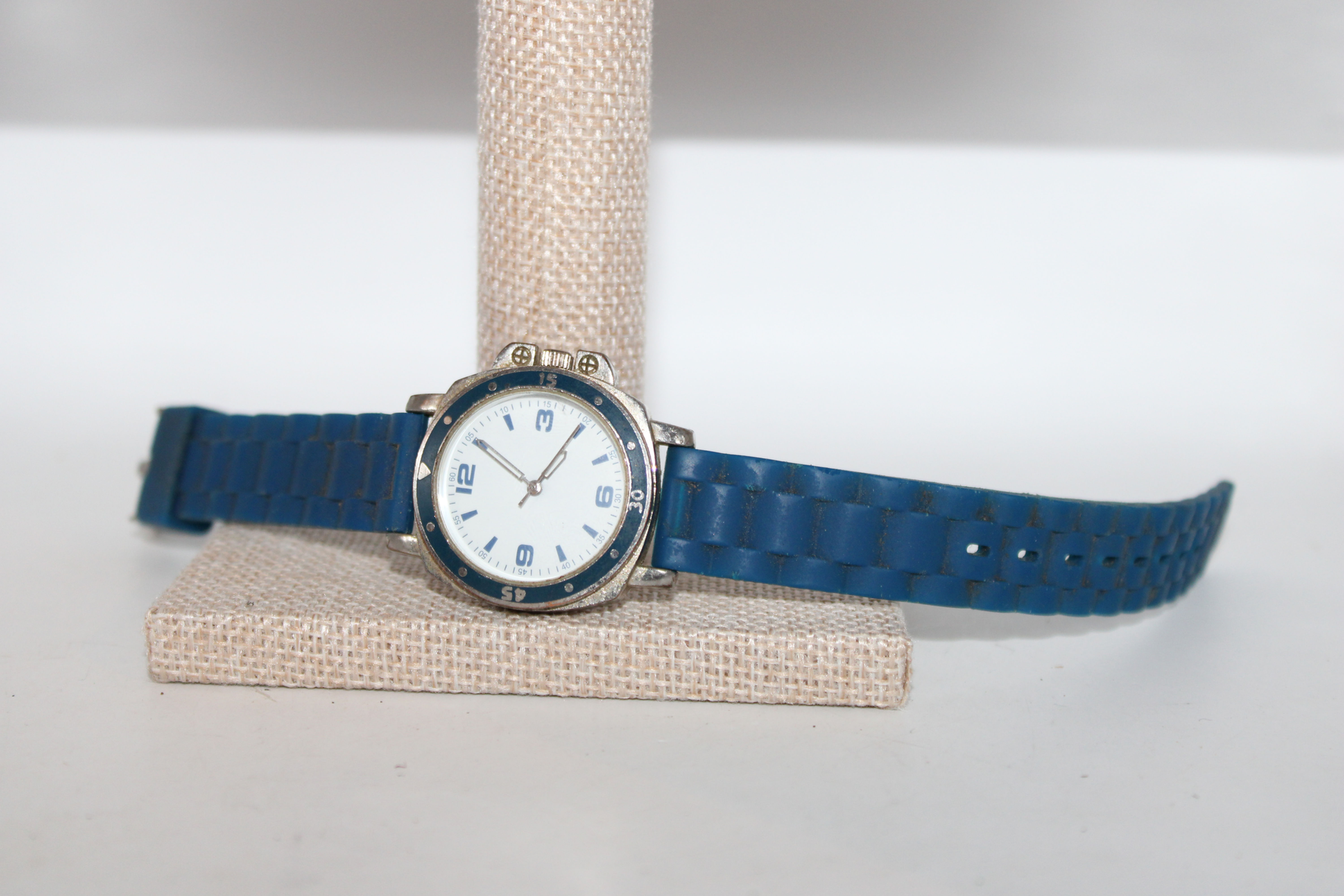 Simple Blue Silicone Round Silver Tone Face unisex Watch