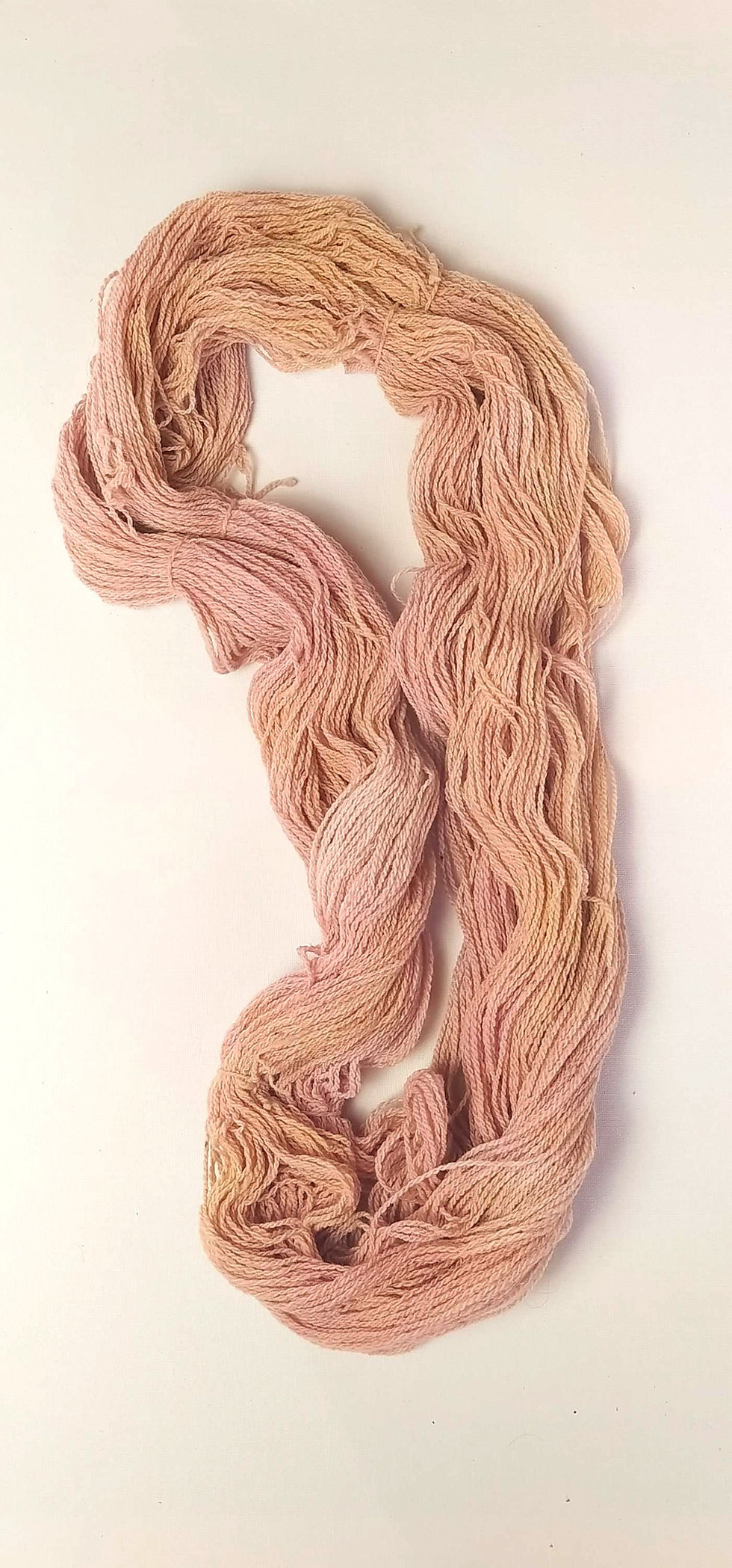 écheveau Mérinos/noire tarasconnaise  en teinture végétale unicolore