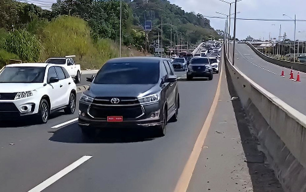 Registran más de 100 mil automóviles que viajan al interior