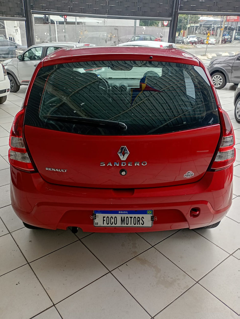 Miniatura: RENAULT SANDERO 2012