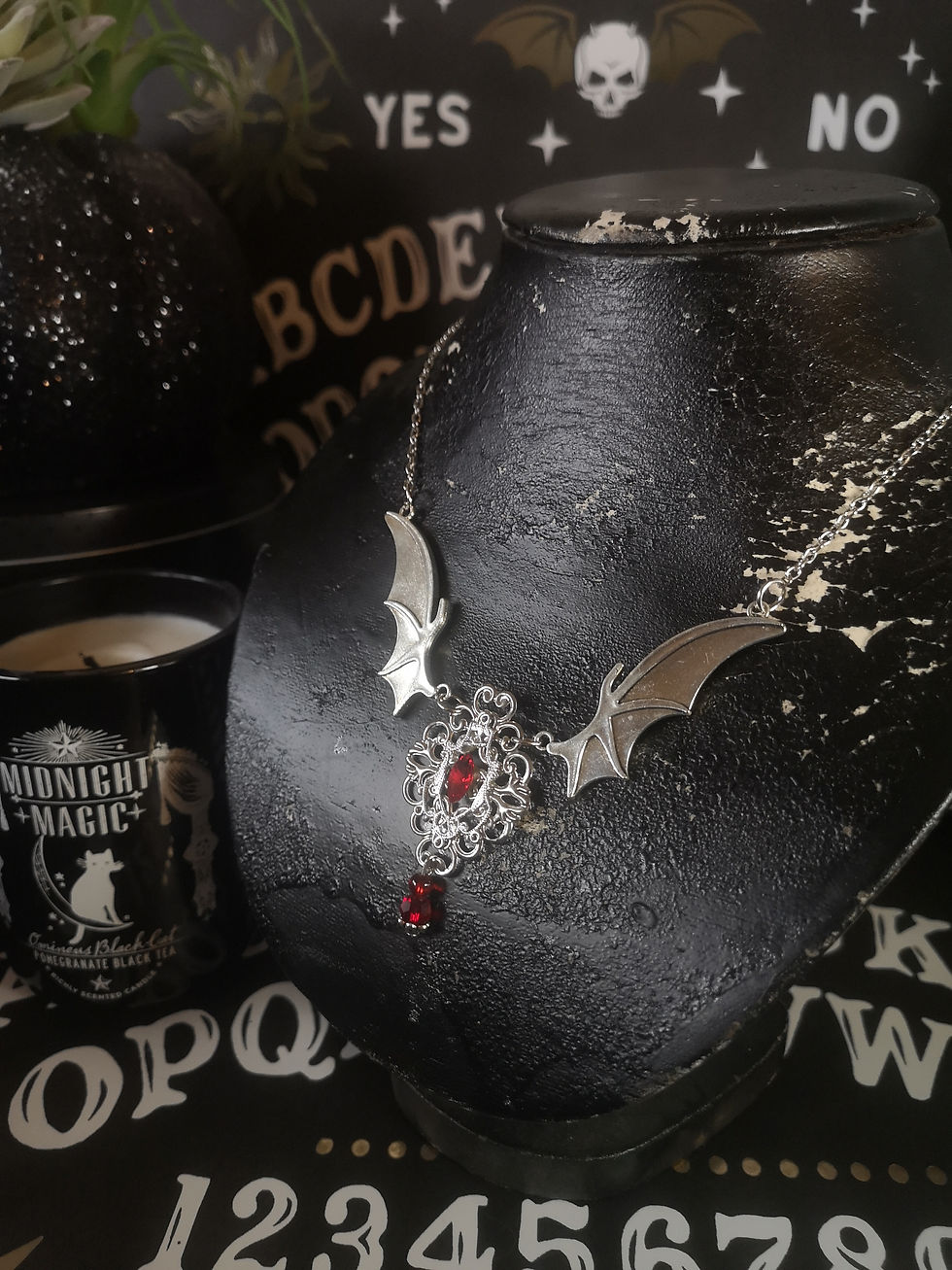 Miniaturbild: Collier Bat rot