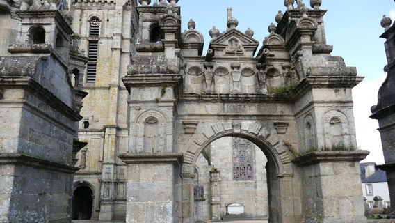 Enclos Paroissial de Saint Thégonnec.jpg