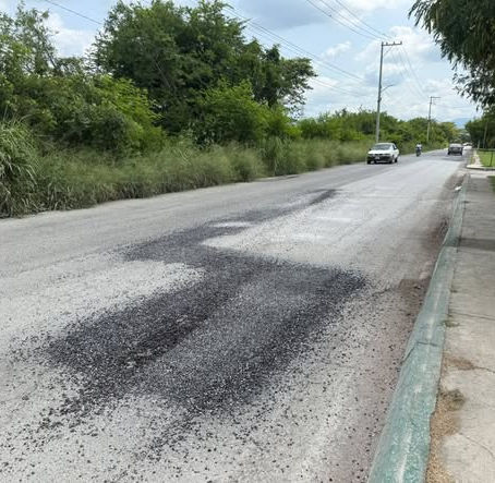 CONTINÚAN ACCIONES DE BACHEO EN BENEFICIO DE LA MOVILIDAD DE LOS VALLENSES