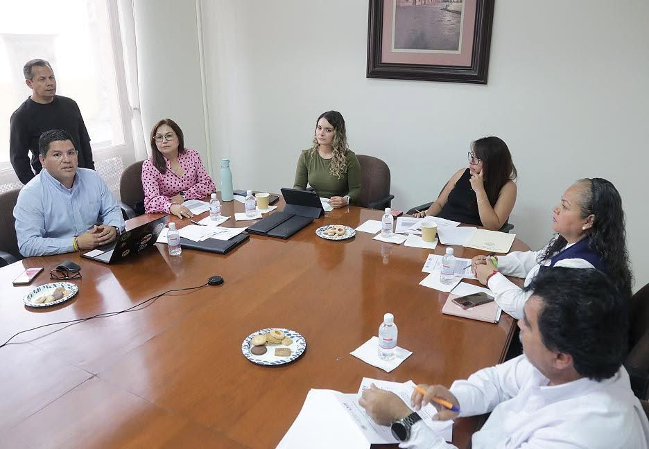 LAS Y LOS INTEGRANTES DE LA COMISIÓN DIERON CUENTA DE DIVERSOS ASUNTOS LEGISLATIVOS TURNADOS: DIP. MARÍA DOLORES ROBLES CHAIREZ