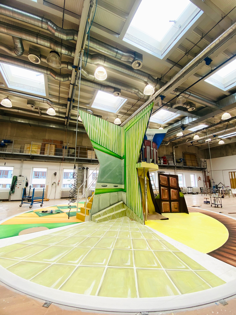 Die Schattenpräsidentinnen_Annika Lu_Buehnenbild5