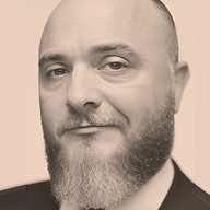 DZ Headshot 4_edited_edited.jpg