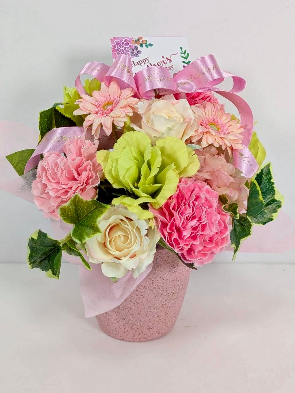 正面:全体のバランスと最高級の華やかさが伝わる写真