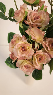 くすみピンクのアンティーククリームピンク