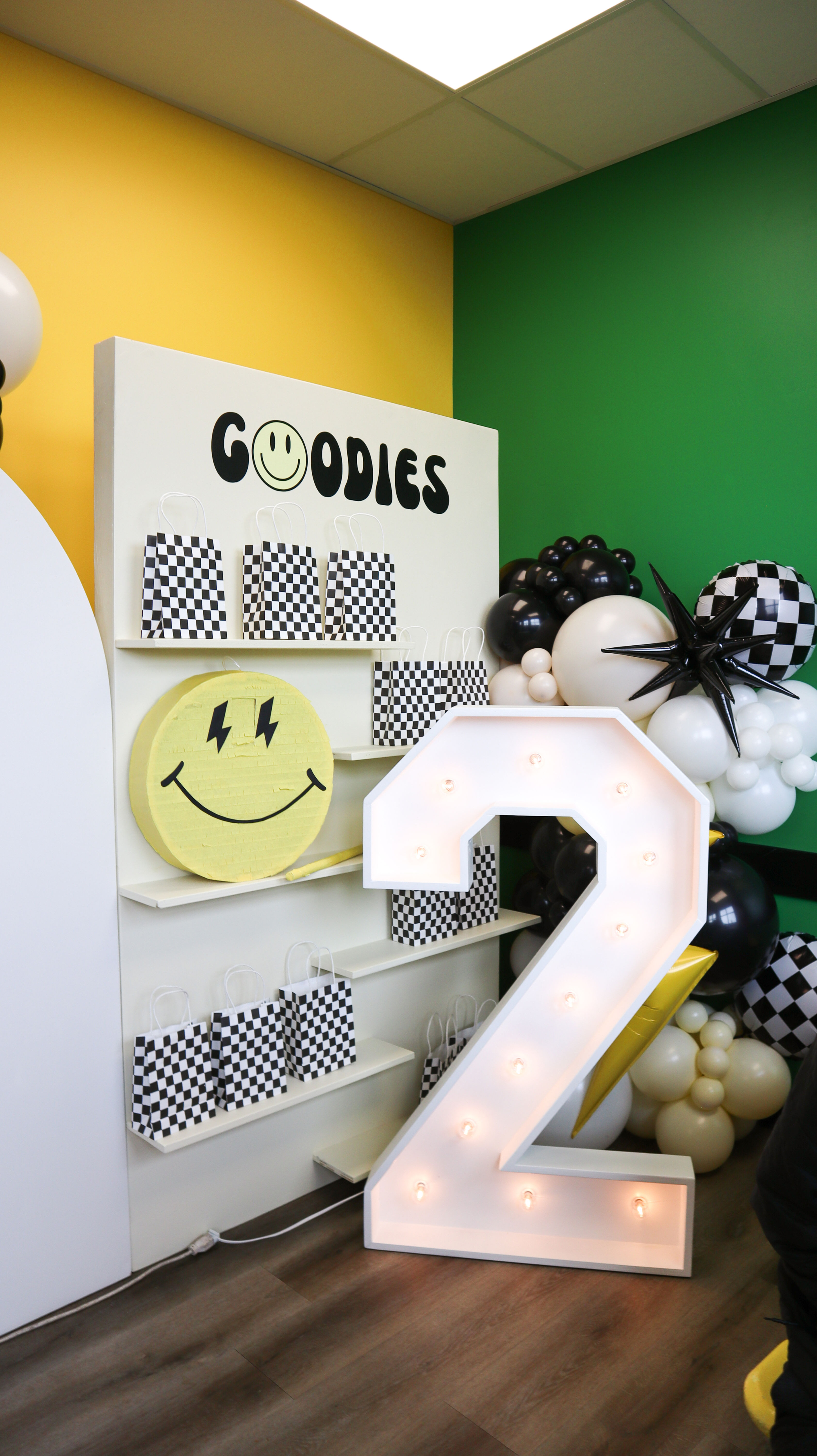 Rectangular 3D 6.5 x 4 Favors Backdrop