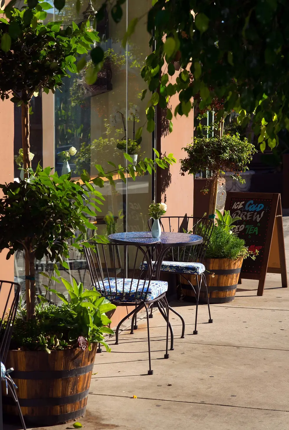 L'epuip cafe exterior 1
