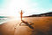 Moeder en kind op strand