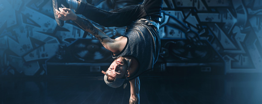 Sportliche Bekleidung für dynamischen Breakdance-Tanz