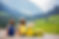 Kinderen rusten op een wandeling