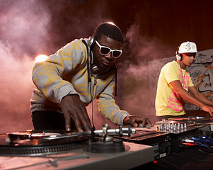 DJs Performing