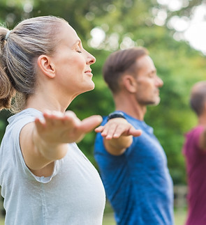 Cours de yoga en plein air