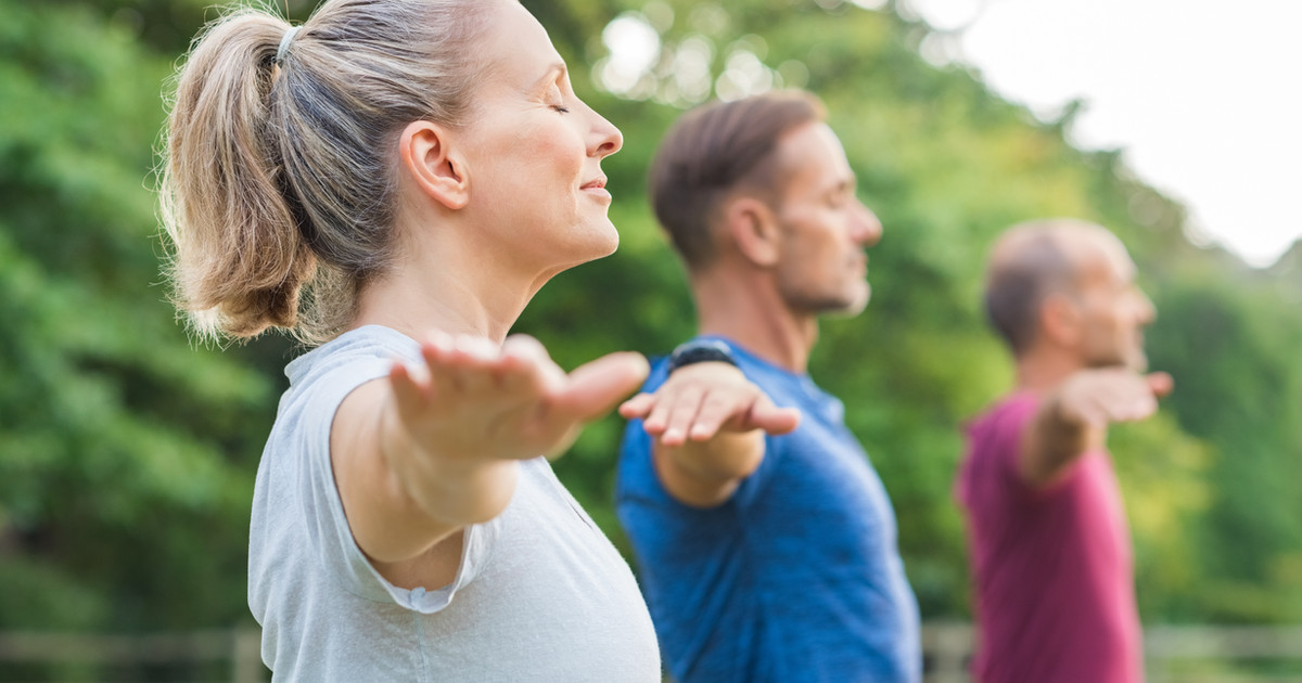 A person confidently participating in everyday activities, demonstrating resilience, self-confidence and active self-management while living with persistent pain.