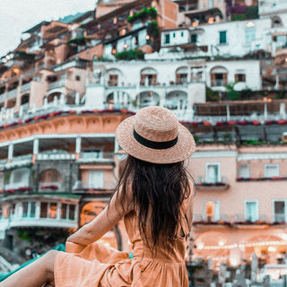 Греция вводит новые туристические налоги в 2025 году